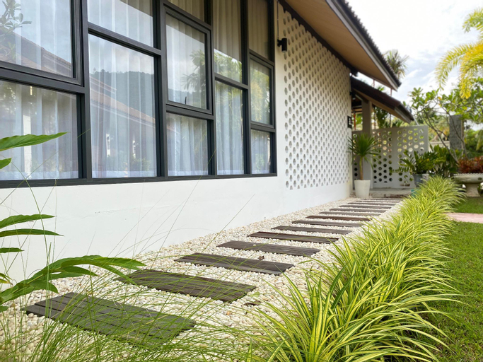 BLU PINE Villa & Pool Access, Phuket Island