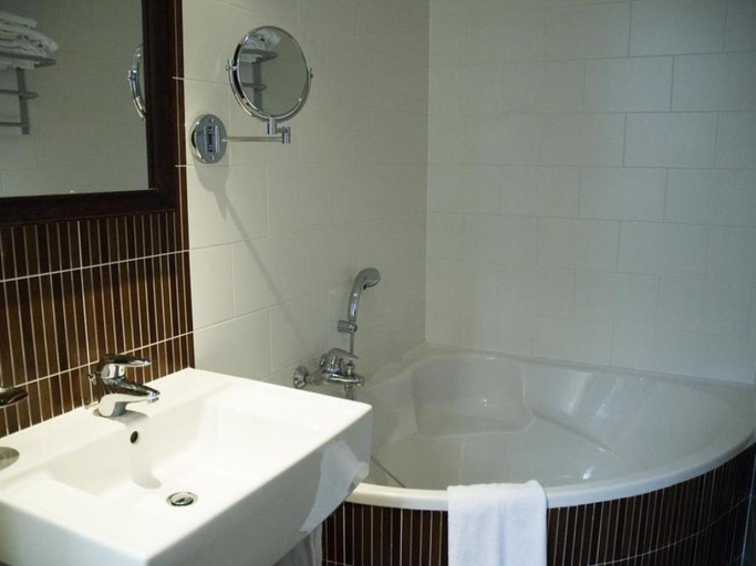 Bathroom 4, Hotel Brittany, Paris