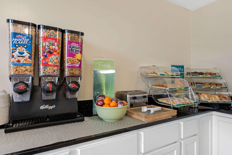 Food & Drinks 4, Quality Inn & Suites Lafayette I-65, Tippecanoe