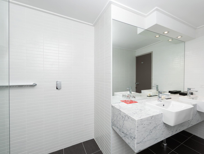 Bathroom 5, Rydges Canberra, Canberra