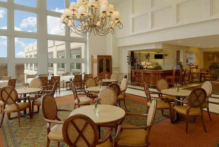 Food & Drinks 5, Hilton Garden Inn Philadelphia Center City, Philadelphia