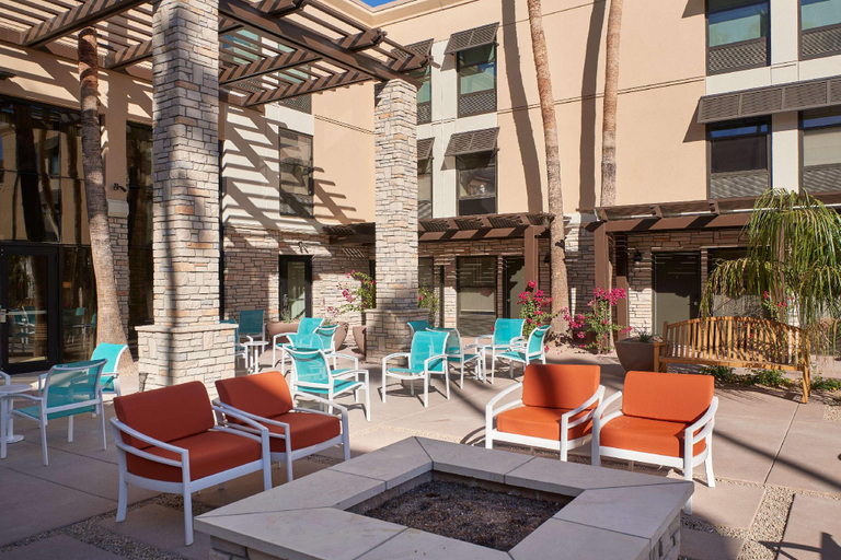 Public Area 2, Hampton Inn & Suites by Hilton Phoenix Scottsdale Shea Blvd, Maricopa