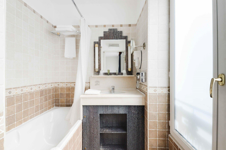 Bathroom 4, Pavillon Opera Grands Boulevards, Paris