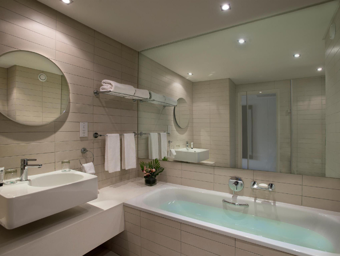Bathroom 5, Labadi Beach Hotel, Accra