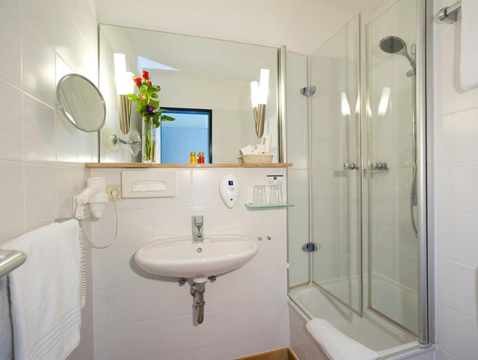 Bathroom 5, Best Western Hotel Muenchen Airport, Erding