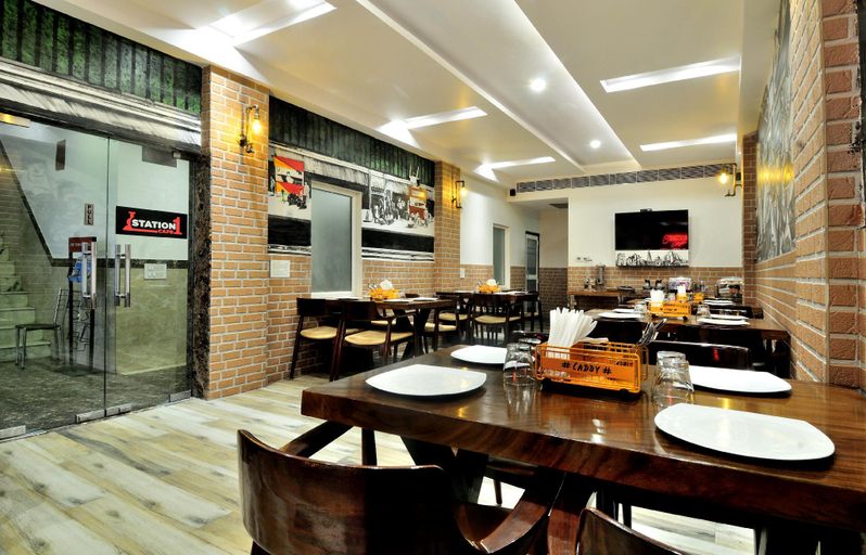 Food & Drinks 5, The Yuvraj by LIVIQ, Delhi