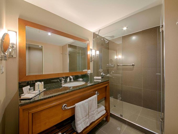 Bathroom 4, El Pardo Lima - A DoubleTree by Hilton Hotel, Lima