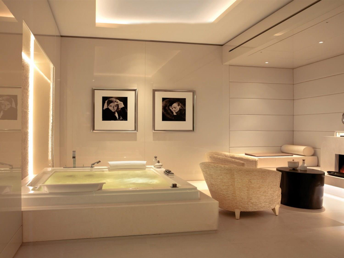 Bathroom 5, Hotel Adlon Kempinski, Berlin