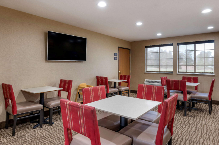 Food & Drinks 5, Comfort Inn & Suites Napoleon, Henry