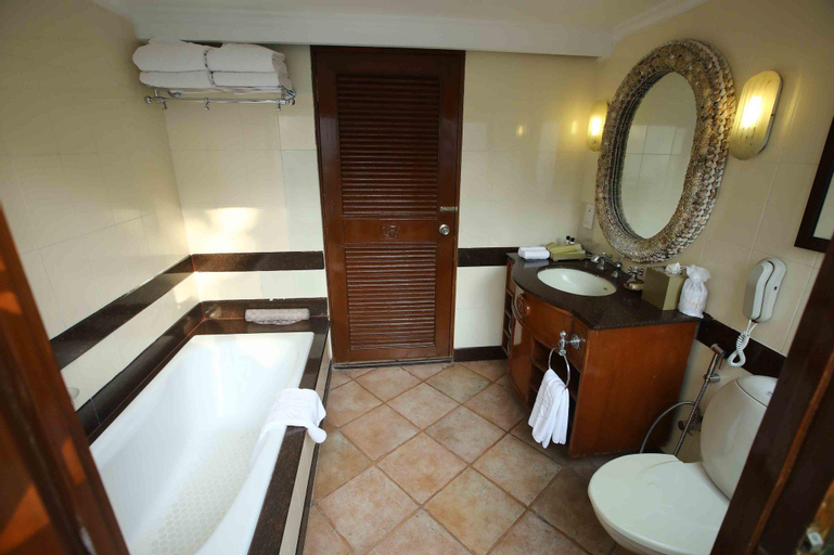 Bedroom 3, Taj Fisherman's Cove Resort & Spa, Chennai, Kancheepuram