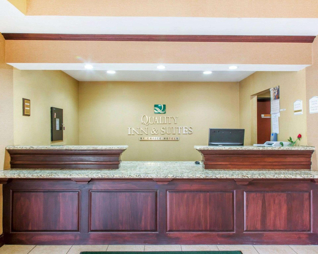 Public Area, Quality Inn & Suites, New Haven