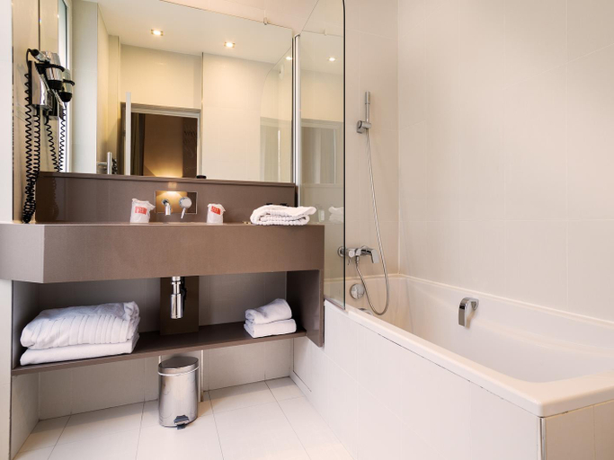 Bathroom 4, Chambellan Morgane, Paris