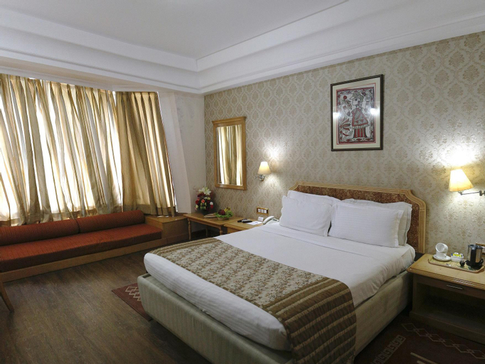 Bedroom 3, Dee Marks Hotel and Resorts, West