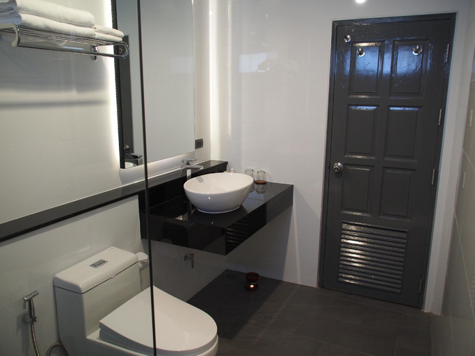 Bathroom 4, Laluna Hotel & Resort, Muang Chiang Rai