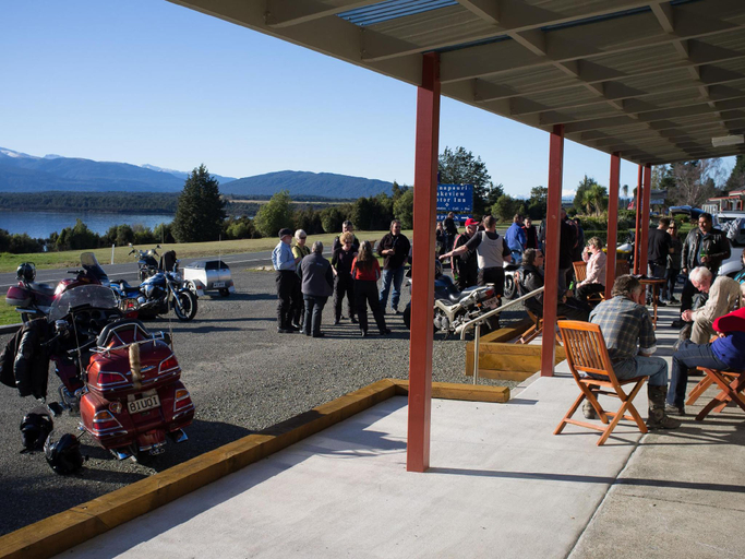 Food & Drinks 4, Manapouri Lakeview Motor Inn, Southland