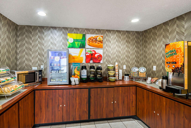 Food & Drinks 5, Quality Inn Fairmont, Marion