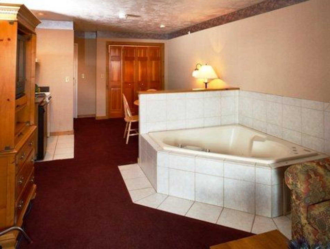 Bathroom 4, 49'er Inn & Suites, Teton