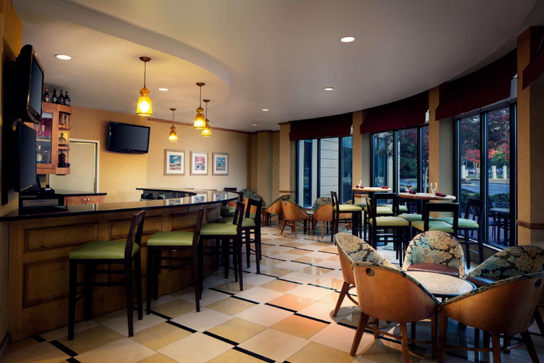 Food & Drinks 5, Hilton Garden Inn Atlanta Airport/Millennium Center, Fulton
