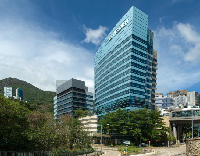 Exterior & Views 28