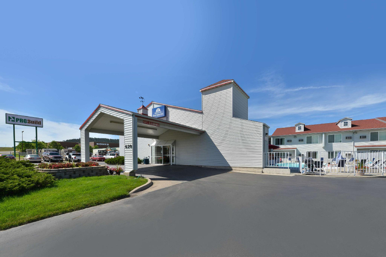 Exterior & Views 2, Super 8 by Wyndham Rapid City, Pennington