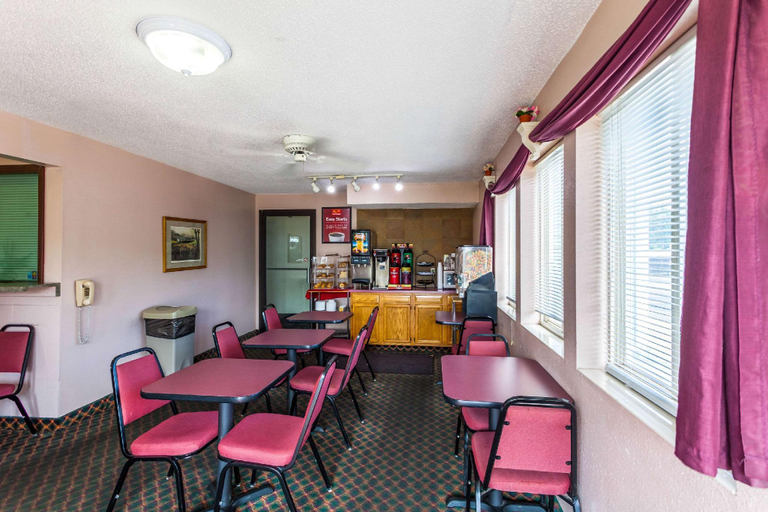 Others 5, Econo Lodge, Lancaster