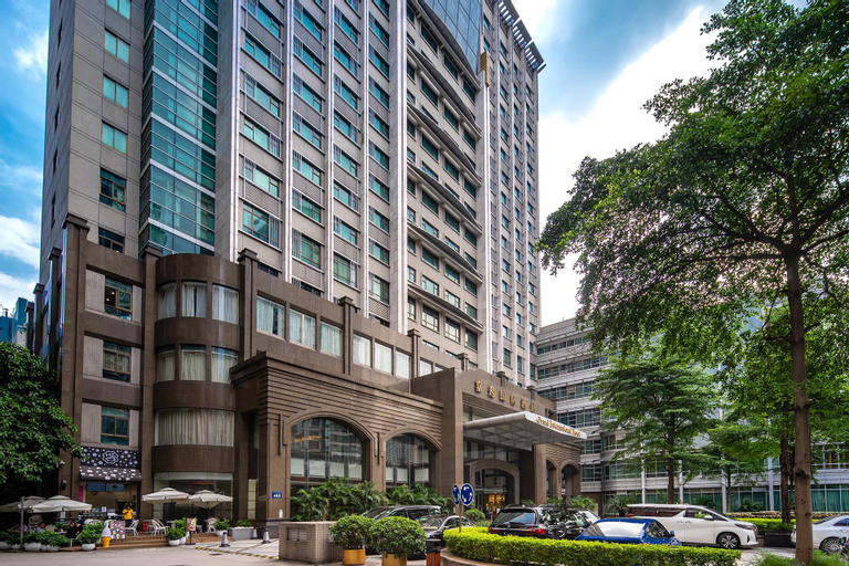 Exterior & Views 12