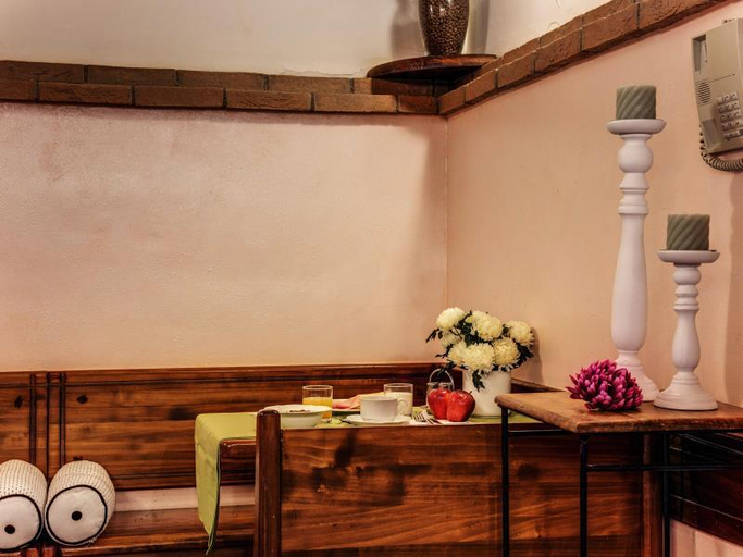 Public Area 2, Hotel Espana, Rome