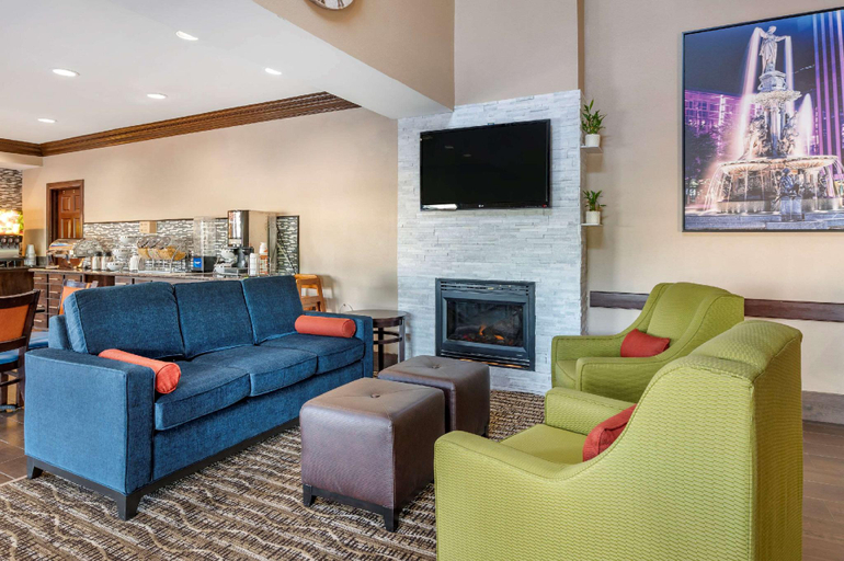 Public Area 2, Comfort Inn & Suites Cincinnati Uptown Clifton, Cincinnati