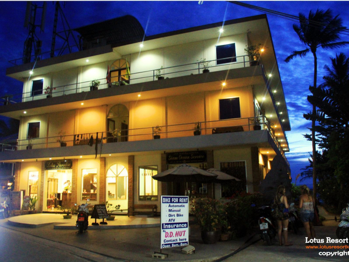 Exterior & Views