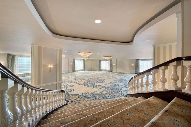 Public Area 4, Hilton Orrington / Evanston, Cook