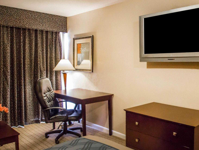 Public Area 3, Econo Lodge Inn & Suites Old Saybrook Westbrook, Middlesex