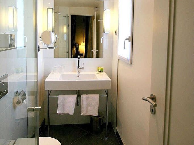 Bathroom 4, Gustave Hotel, Paris