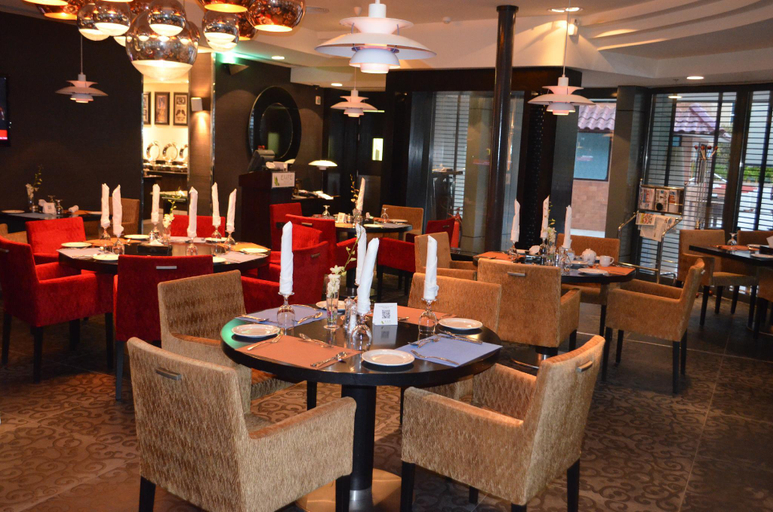 Food & Drinks 5, Elite Seef Residence Hotel, Manama