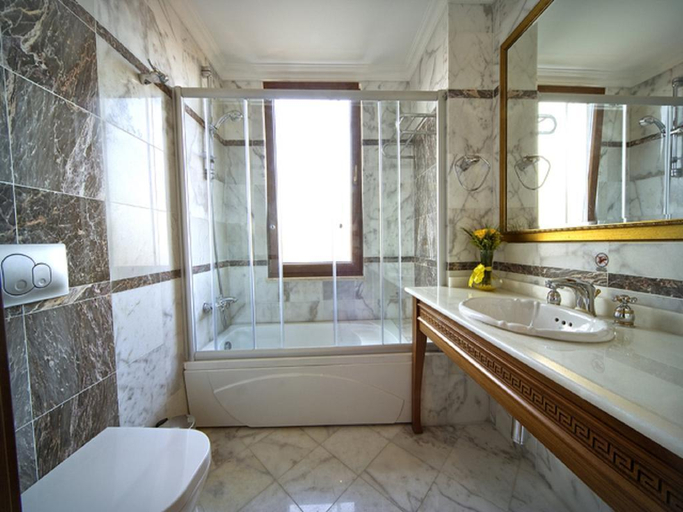 Bathroom 4, Acra Hotel, Fatih