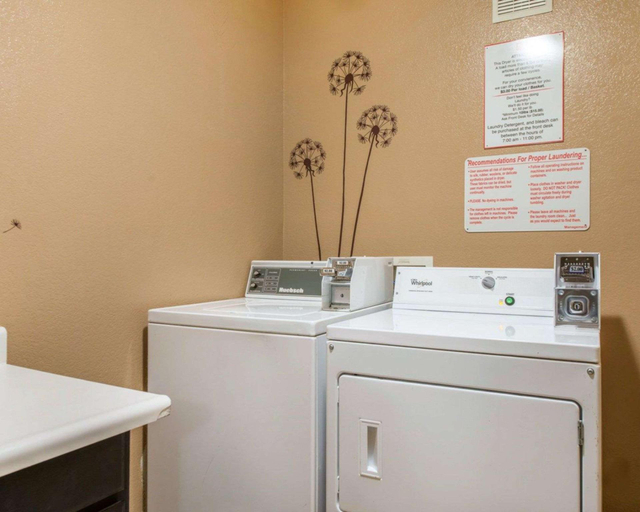 Others 4, Econo Lodge Pueblo North, Pueblo
