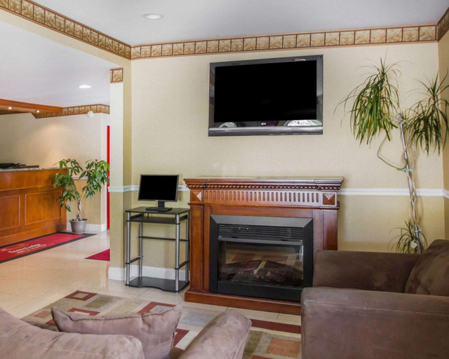 Public Area 3, Econo Lodge Inn & Suites Old Saybrook Westbrook, Middlesex