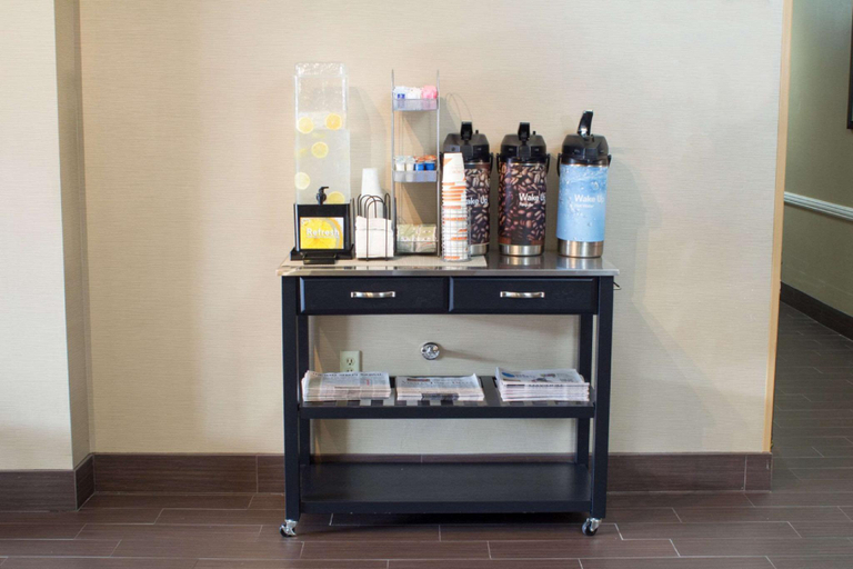 Public Area 2, Comfort Suites Visalia Convention Center, Tulare