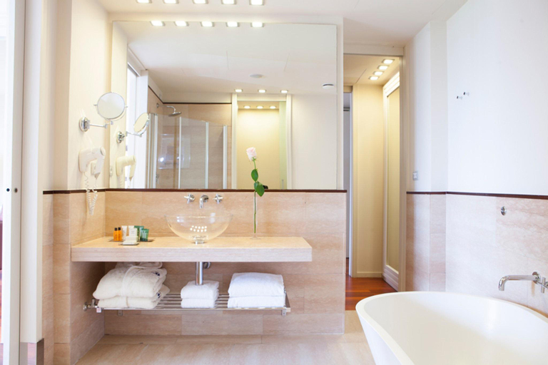 Bedroom 5, DoubleTree by Hilton Florence Metropole, Florence