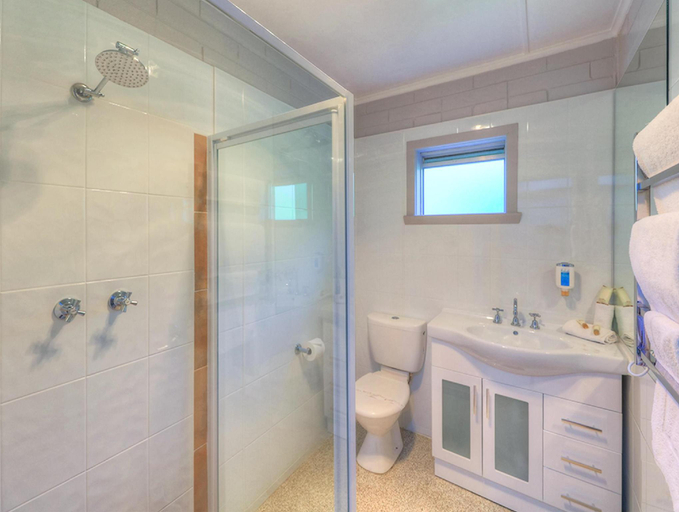 Bathroom 4, Best Western Burnie Murchison Lodge, Waratah/Wynyard - Pt A