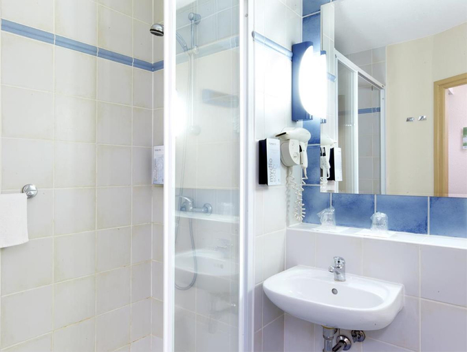 Bathroom, Campanile Metz Sud - Jouy Aux Arches, Moselle