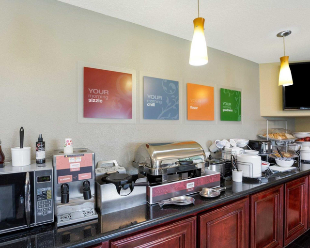 Food & Drinks 5, Comfort Suites Baytown I - 10, Houston