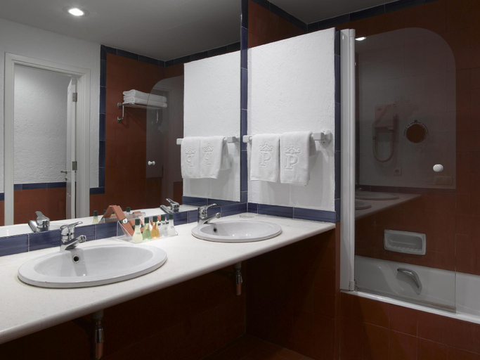 Bathroom 5, Parador De Cazorla, Jaén