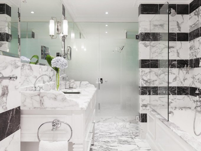 Bathroom 4, Hotel d'Angleterre, Genève