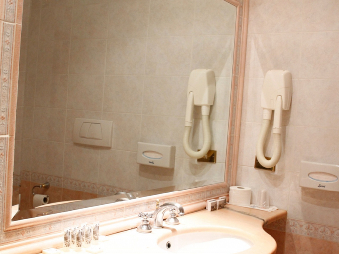 Bathroom 4, Hotel Pace Helvezia, Rome