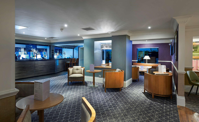 Public Area 4, DoubleTree by Hilton St. Anne's Manor, Wokingham