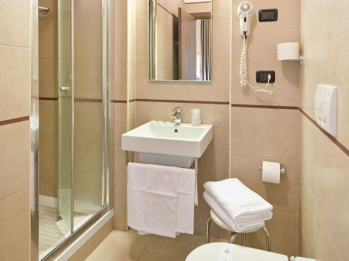 Bathroom 4, Marco Polo Rome Hotel, Rome
