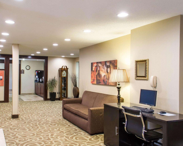 Public Area 2, Comfort Inn Grand Island North, Hall