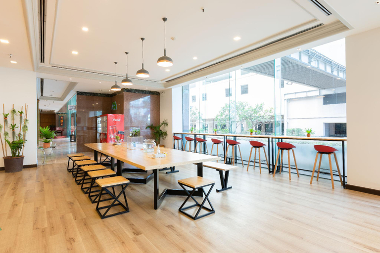 Public Area 2, The Royal City Hotel, Bang Plad