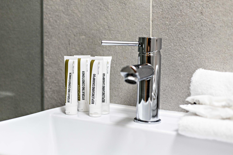 Bathroom 2, Hotel Diplomat Sydney, Sydney