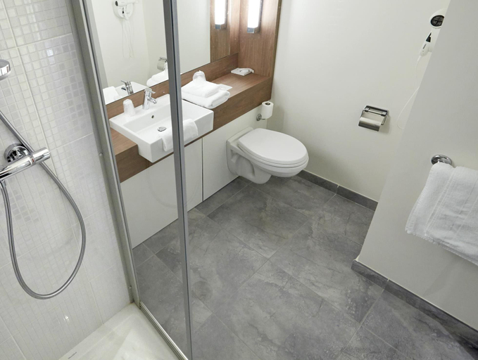 Bathroom 4, Campanile PRIME - Saint-Quentin-en-Yvelines, Yvelines